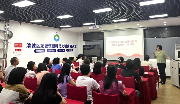 专业解读、云逛展······ 性爱网
宣讲团与清远市民面对面交流