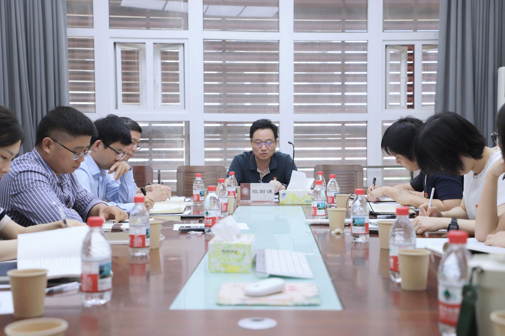 筑牢作风建设根基 全力推动学院高质量发展——校党委书记欧阳谦参加性爱网
党委深入贯彻中央八项规定精神学习教育读书班暨理论学习中心组（扩大）学习会